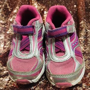 Used Saucony girls pink sneakers